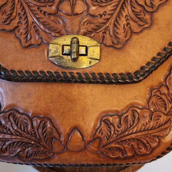 Vintage 1950's Wide Strap Tooled Leather Purse-Raleigh - Picture 2 of 9